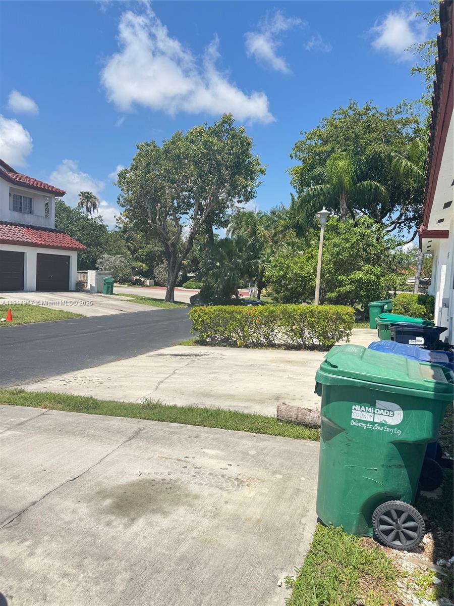 8419 SW 209th St, Cutler Bay FL 33189 photo 3