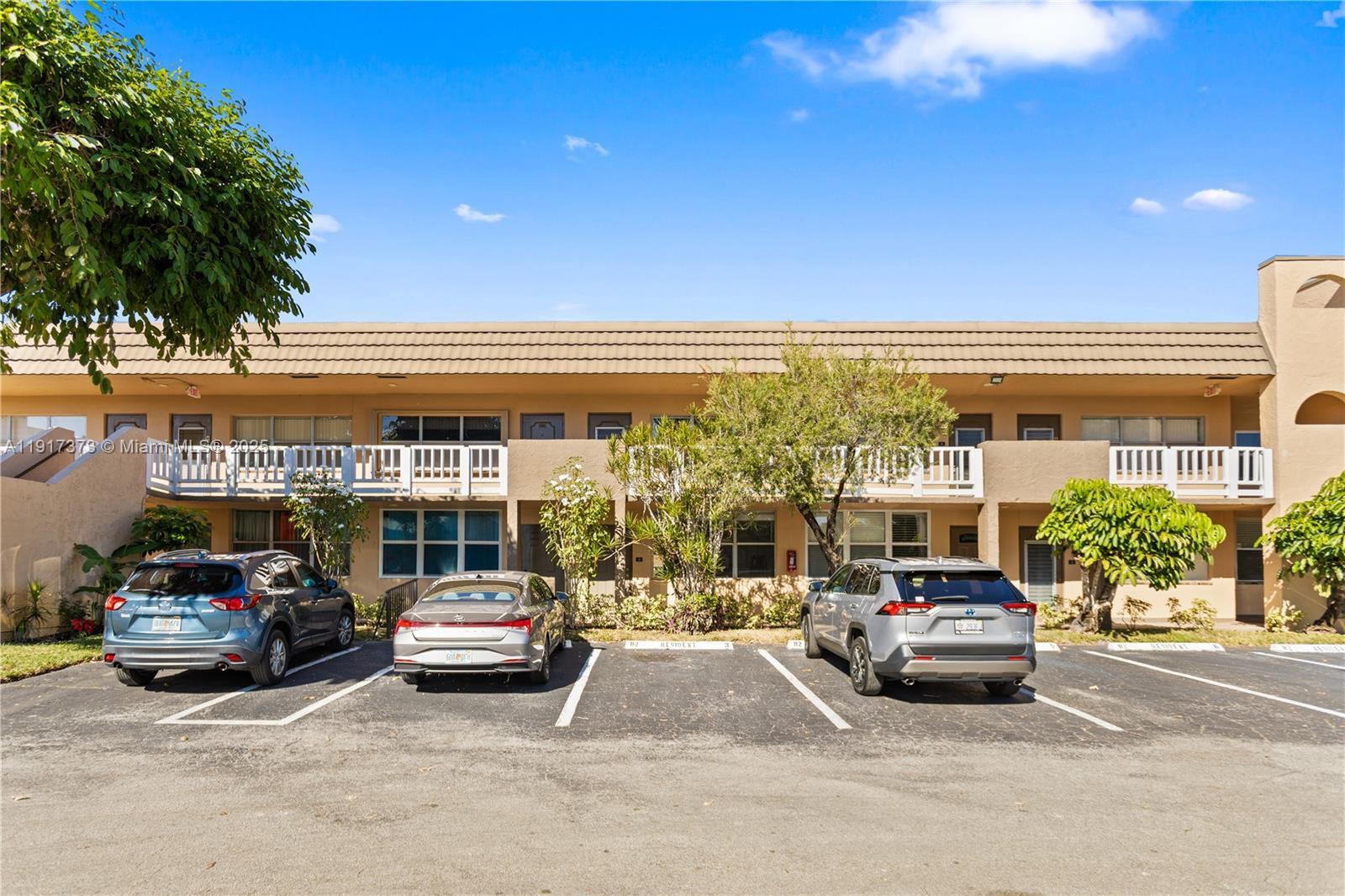 9121 Sunrise Lakes Blvd # 104, Sunrise FL 33322
