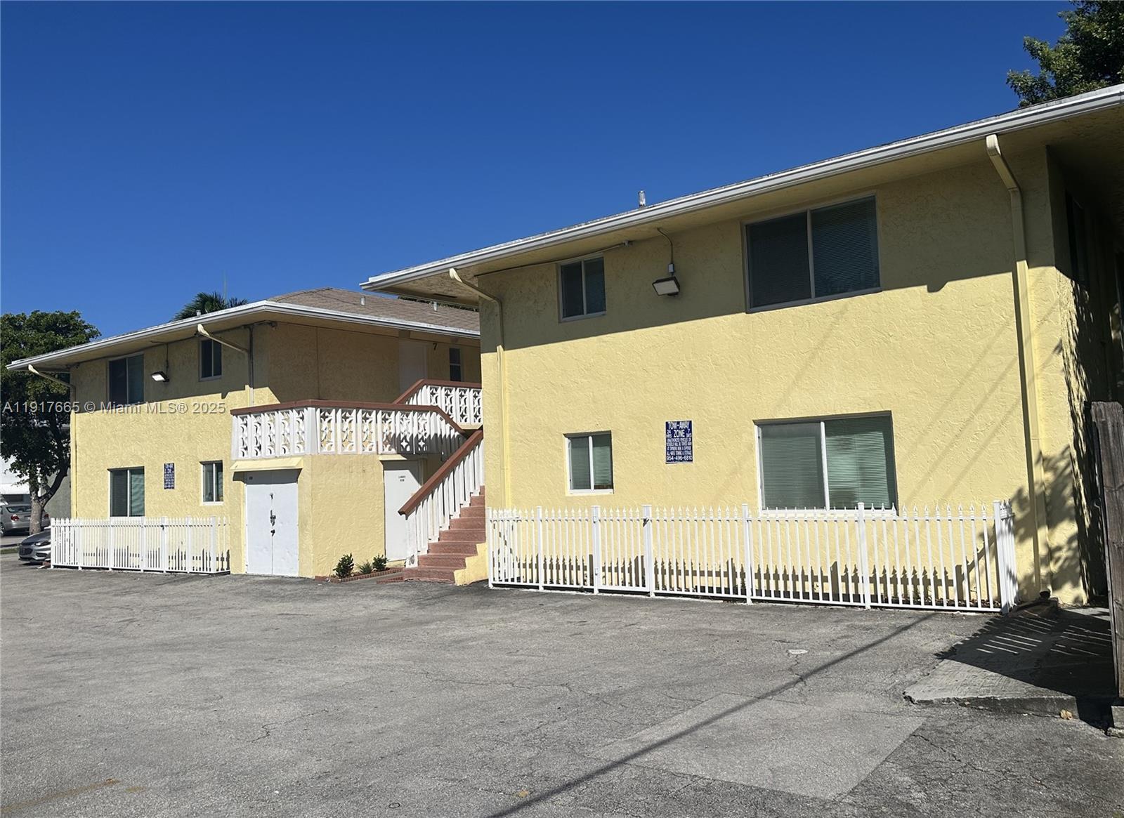 724 NE 4th St, Hallandale Beach FL 33009 photo 3