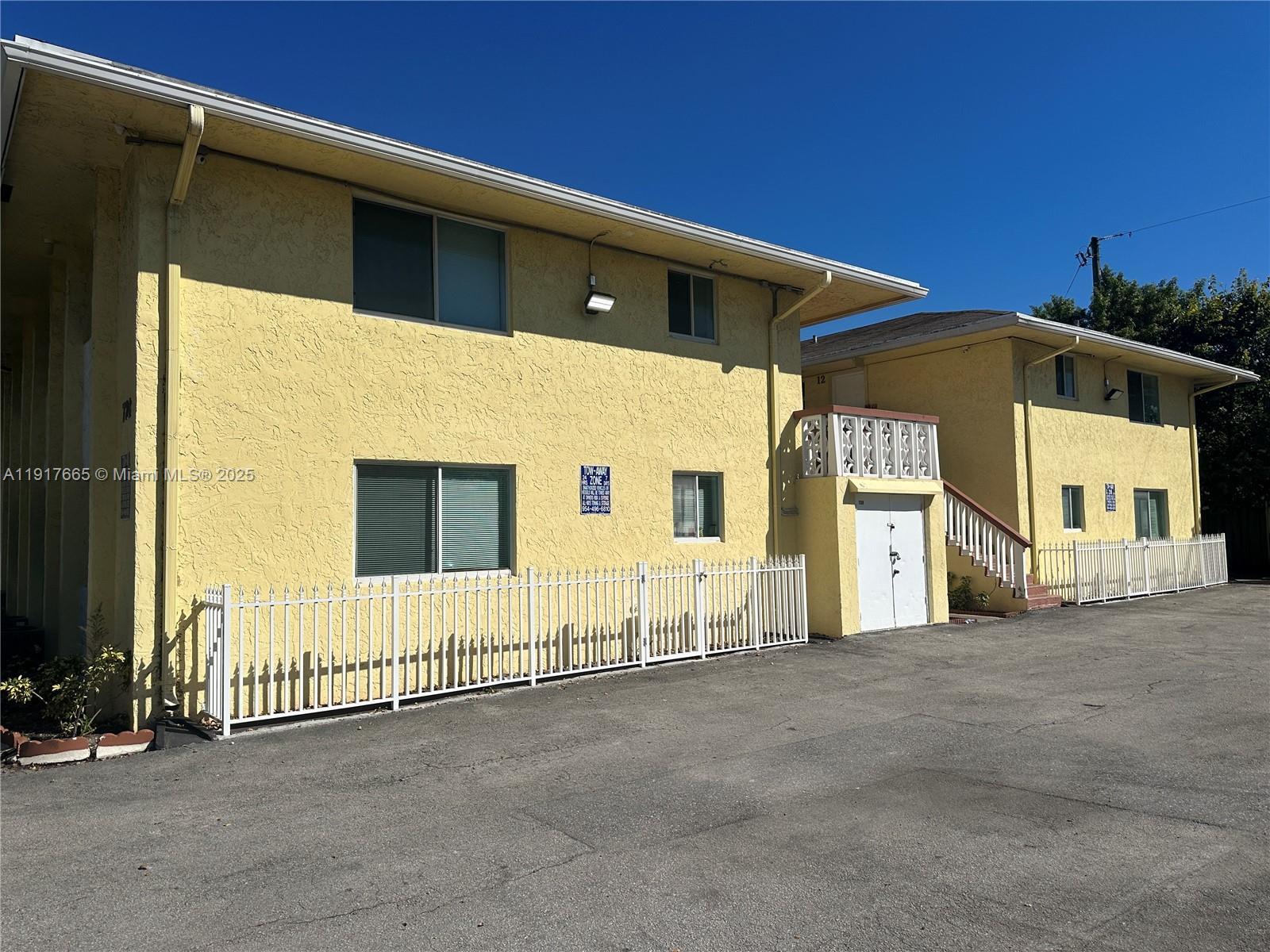 724 NE 4th St, Hallandale Beach FL 33009