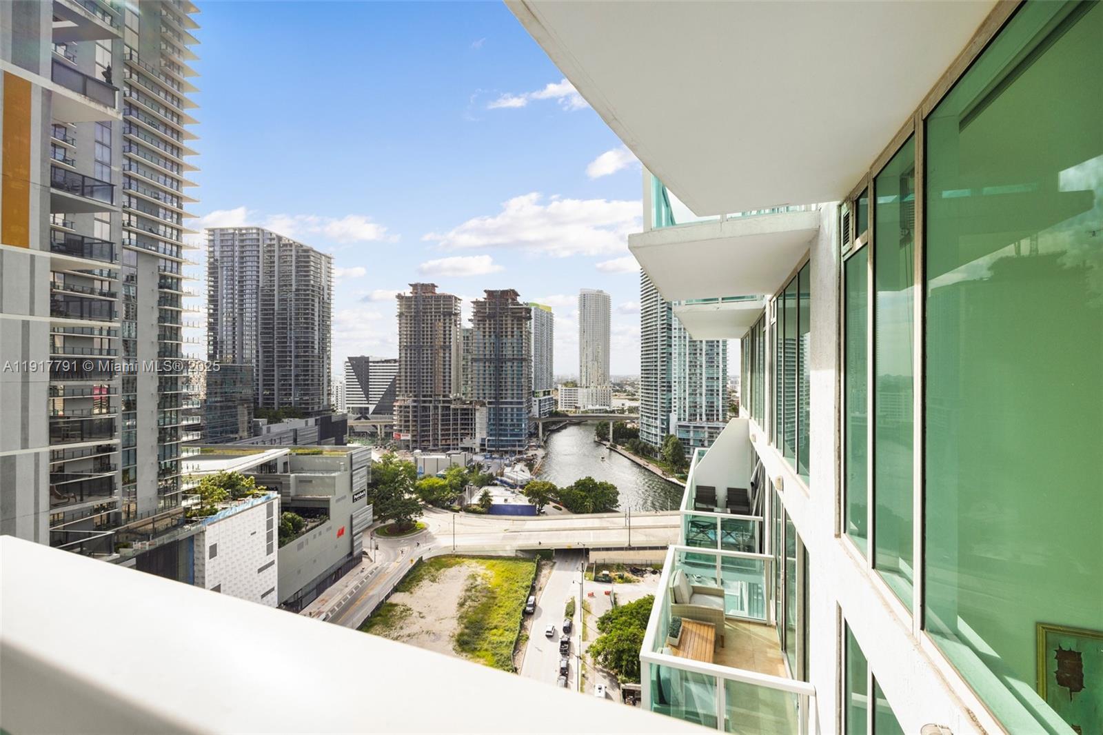41 SE 5th St # 1210, Miami FL 33131 photo 2