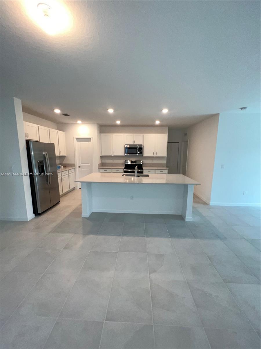 725 Worlington Ln, Fort Pierce FL 34947 photo 2