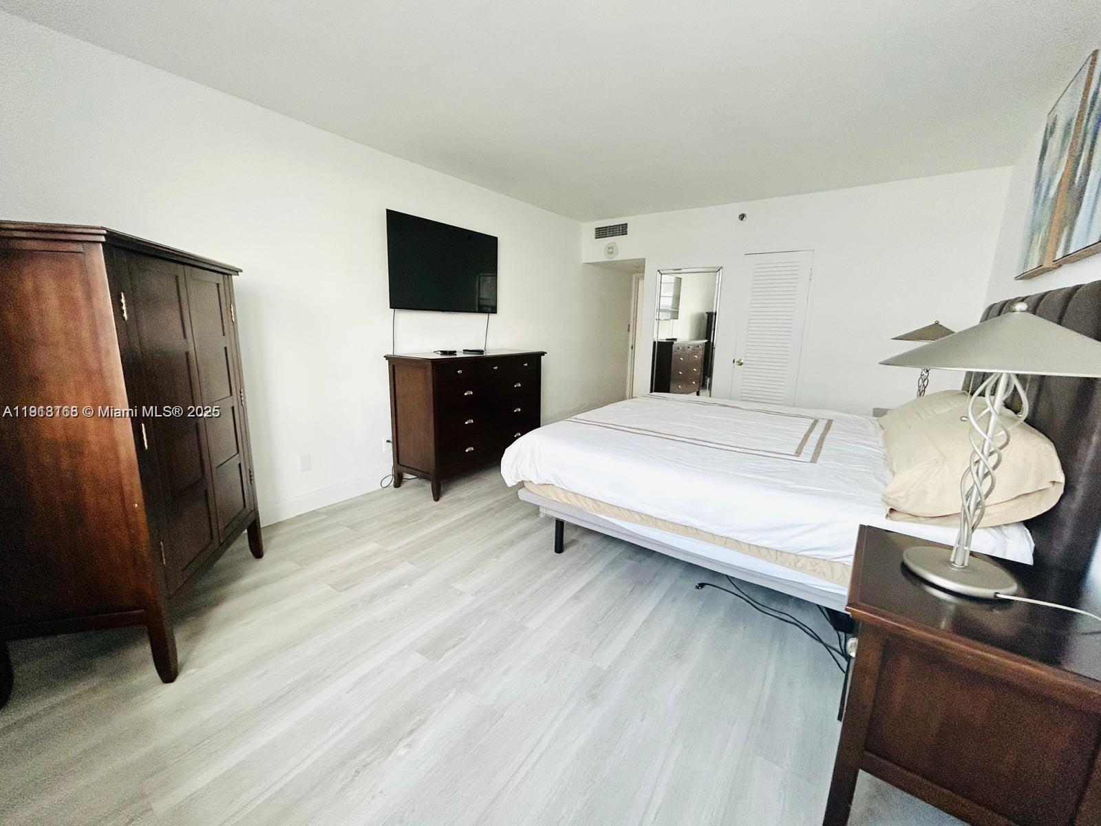 100 Lincoln Rd # 535, Miami Beach FL 33139 photo 5