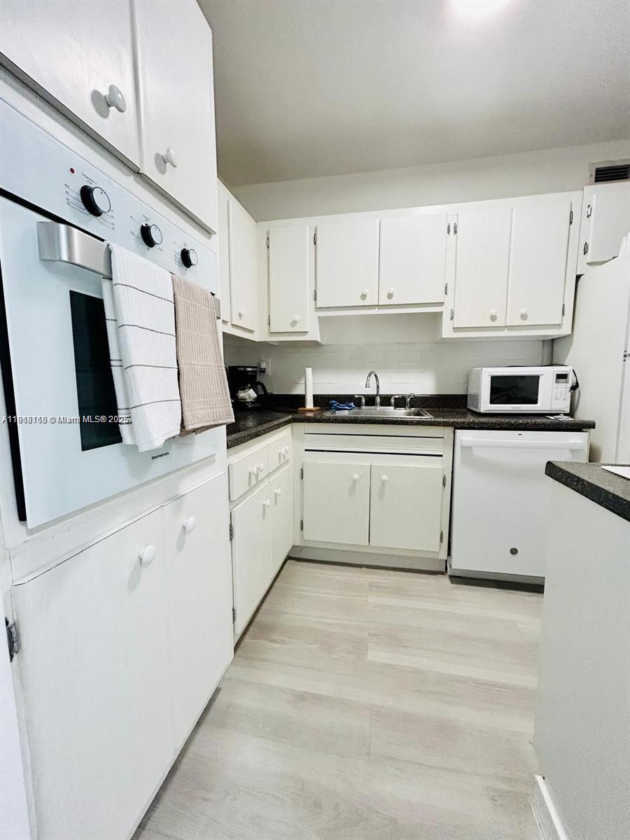 100 Lincoln Rd # 535, Miami Beach FL 33139 photo 4