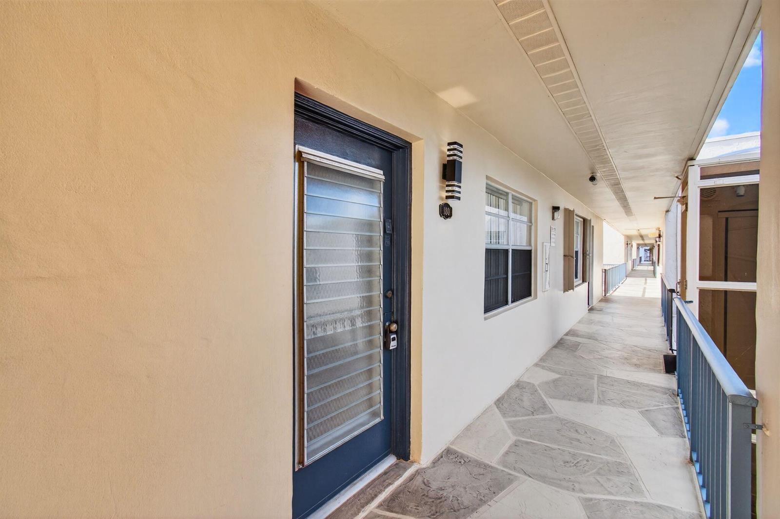 180 Flanders D, Delray Beach FL 33484 photo 4