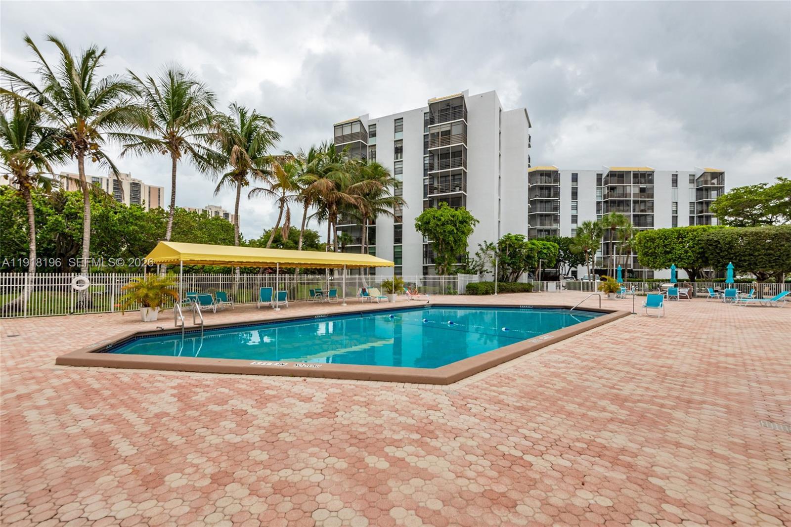 20500 W Country Club Dr # 716, Aventura FL 33180 photo 2