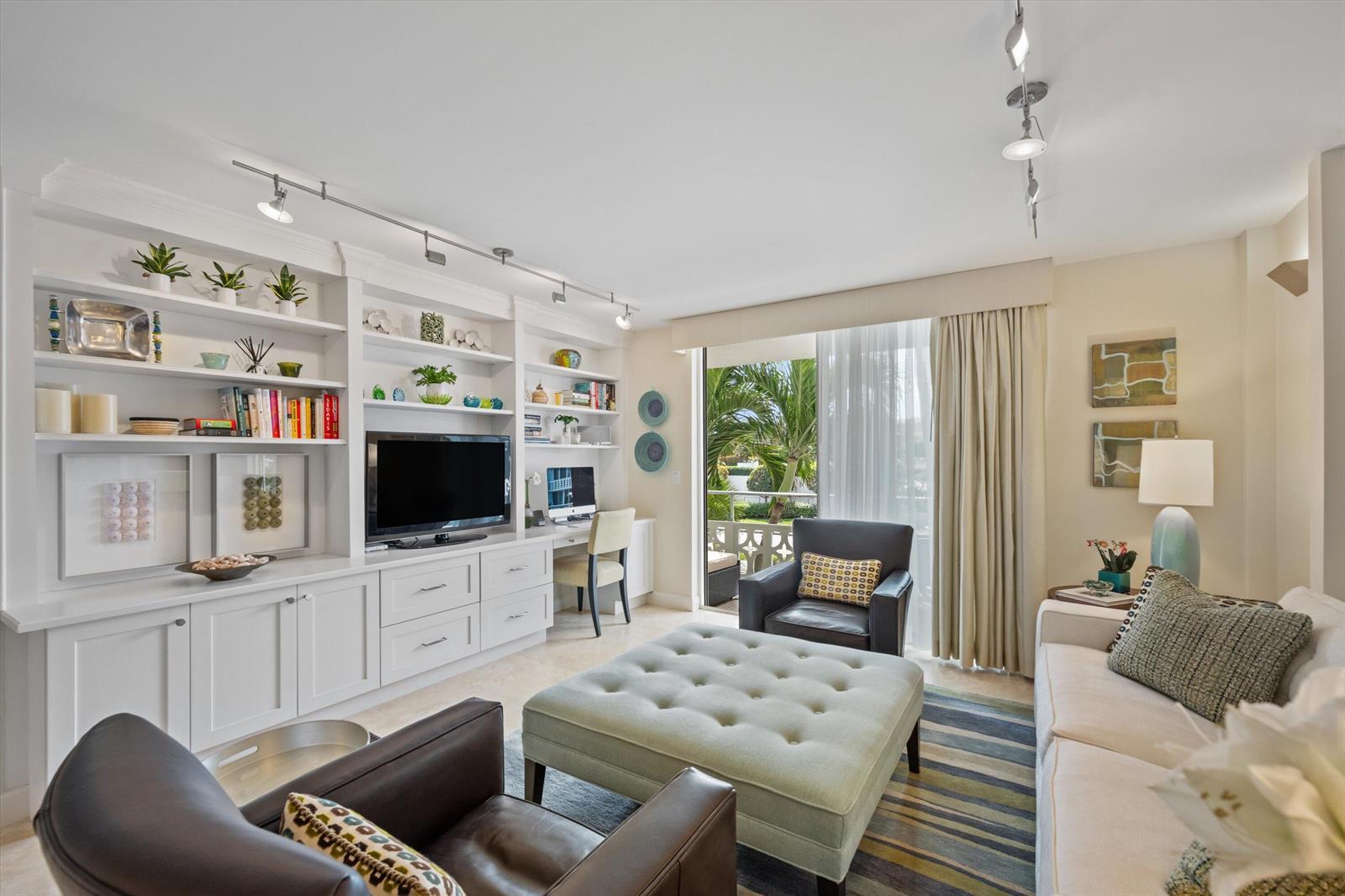 139 Sunrise Avenue # 205, Palm Beach FL 33480 photo 2