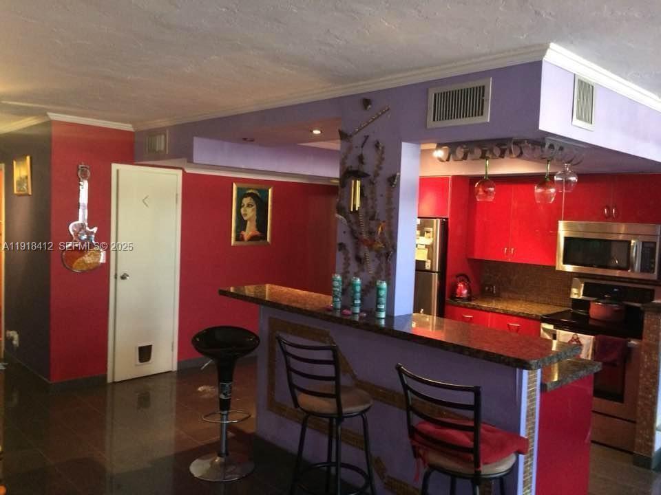 Hallandale Beach, FL 33009 photo 3