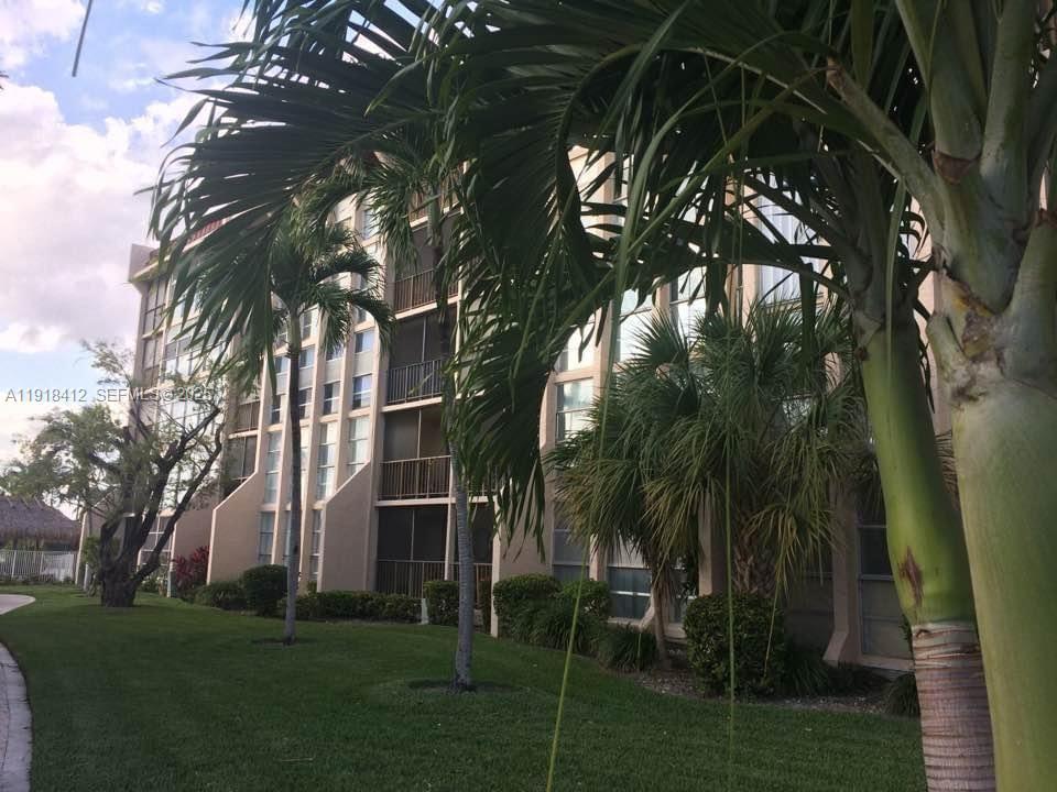 Hallandale Beach, FL 33009