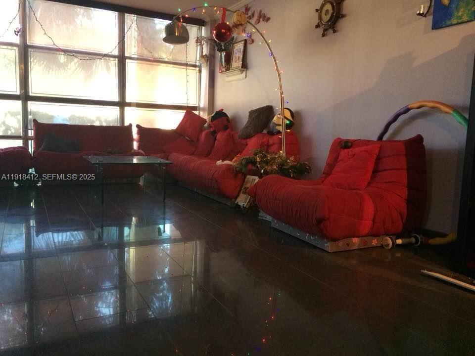 Hallandale Beach, FL 33009 photo 5