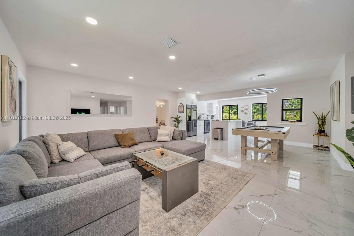 305 NW 124th St, North Miami FL 33168 photo 5