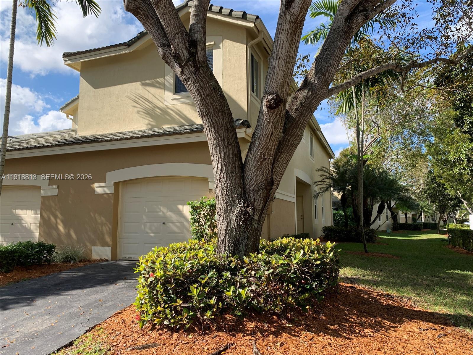 2165 Pasa Verde Ln, Weston FL 33327