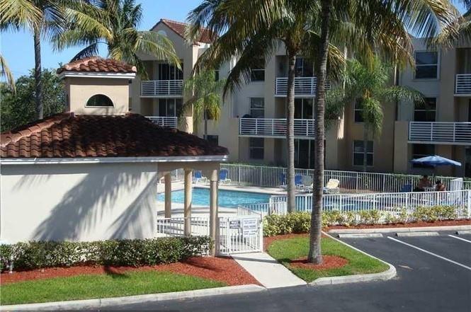 2731 Ocean Club Boulevard # 107, Hollywood FL 33019