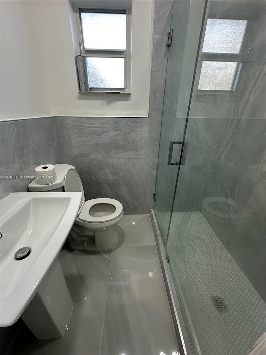 707 NE 15th St # C, Fort Lauderdale FL 33304 photo 4