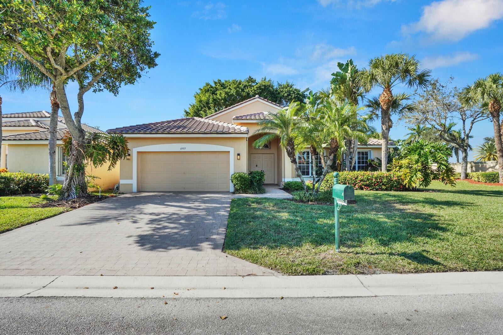 8957 Torcello Way, Boynton Beach FL 33472 photo 2