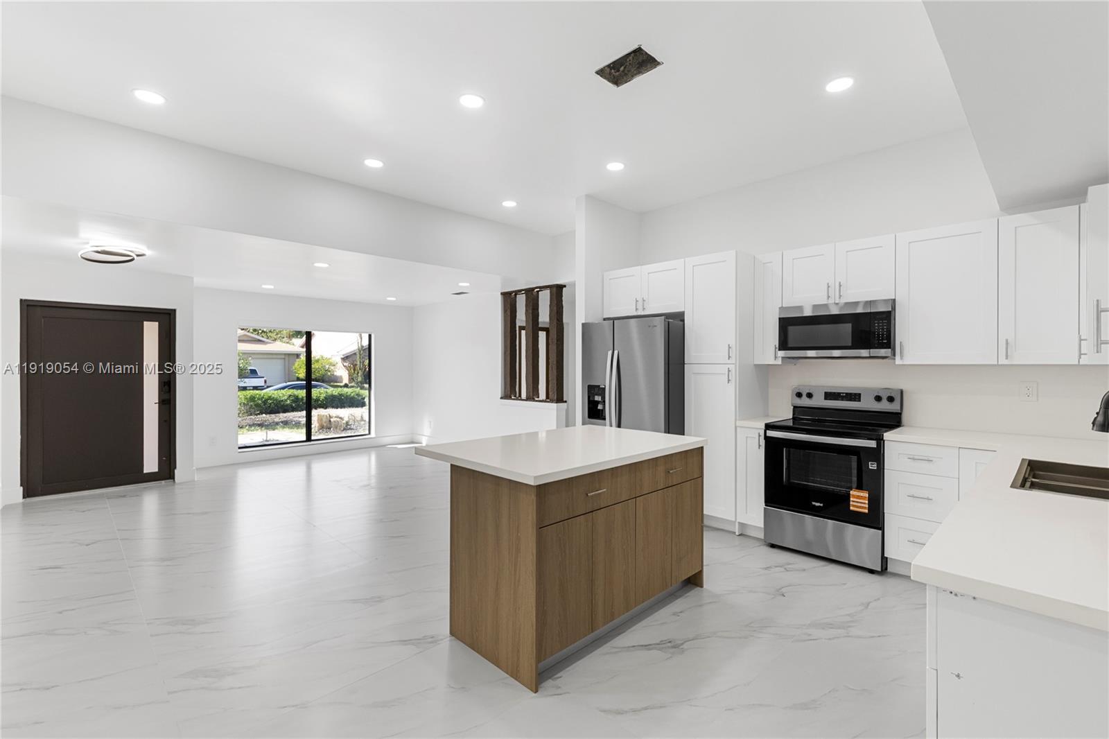 2149 NW 85th Ln, Coral Springs FL 33071 photo 5