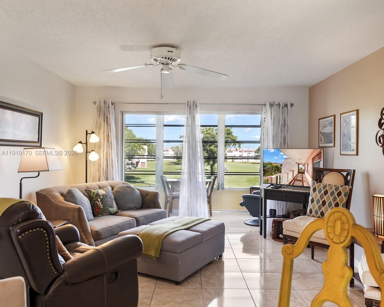 9401 Sunrise Lakes Blvd # 302, Sunrise FL 33322 photo 4
