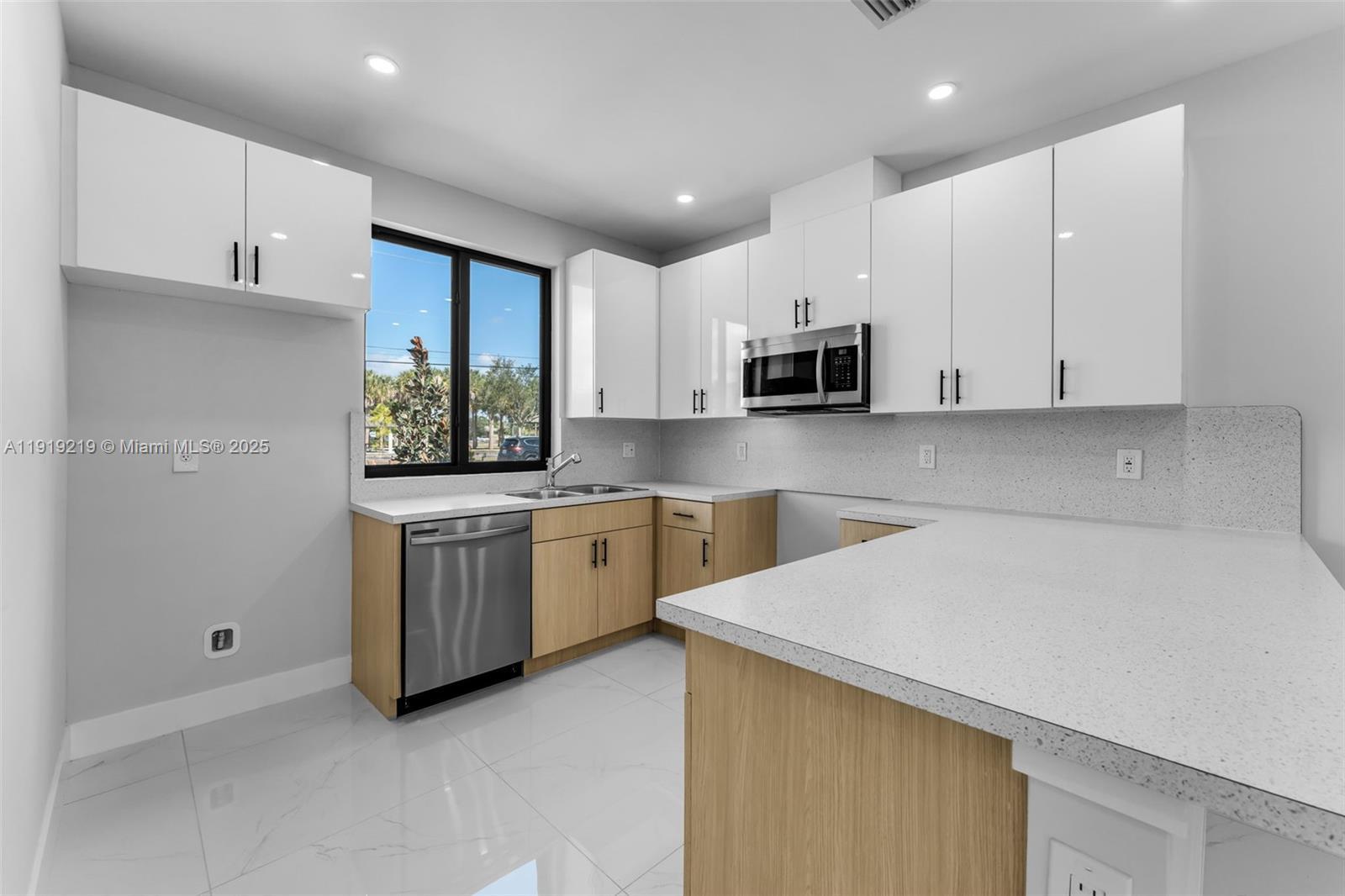 12350 SW 219 STREET, Miami FL 33170 photo 4