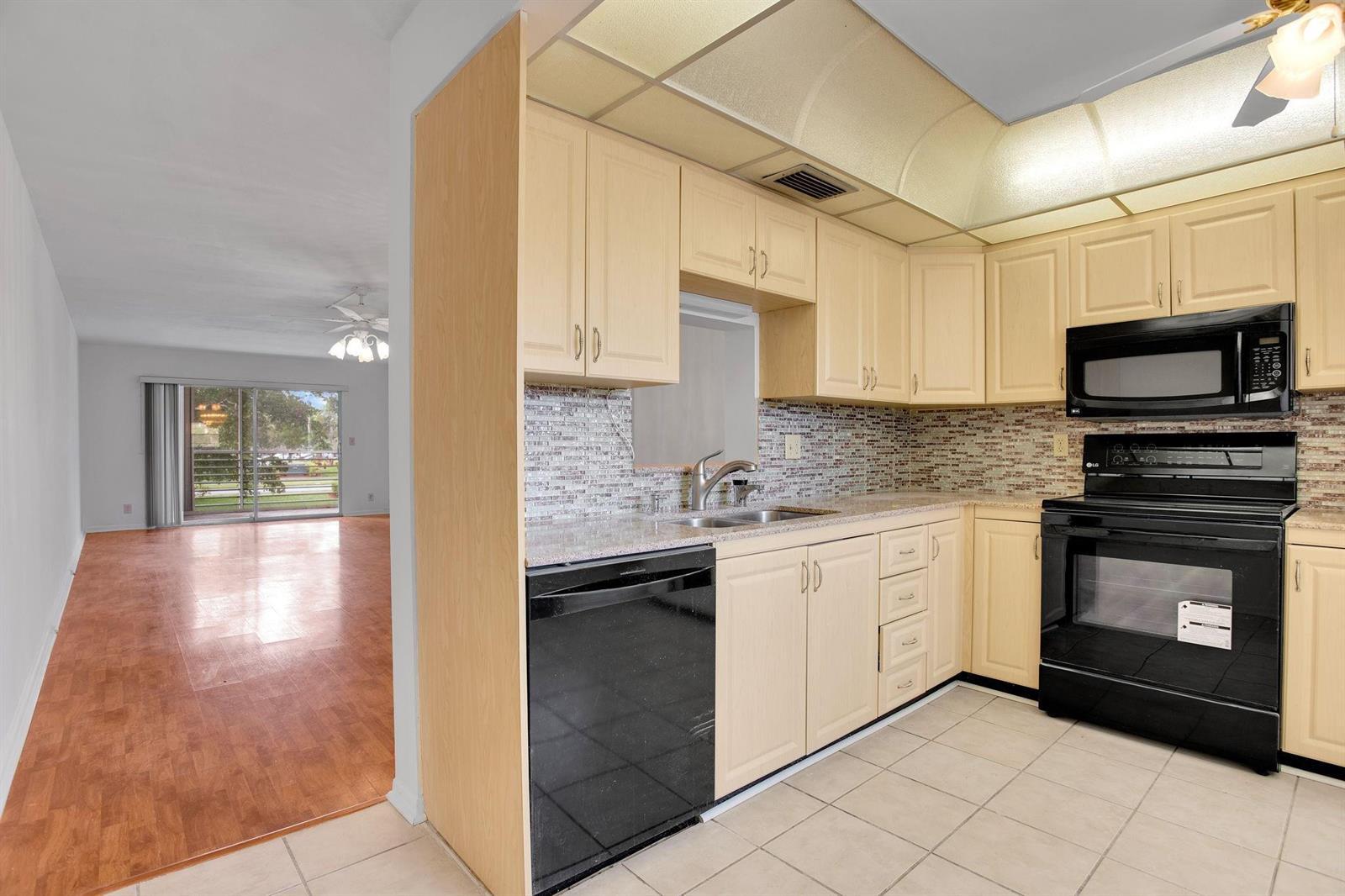 2006 Granada Drive # N2, Coconut Creek FL 33066 photo 2