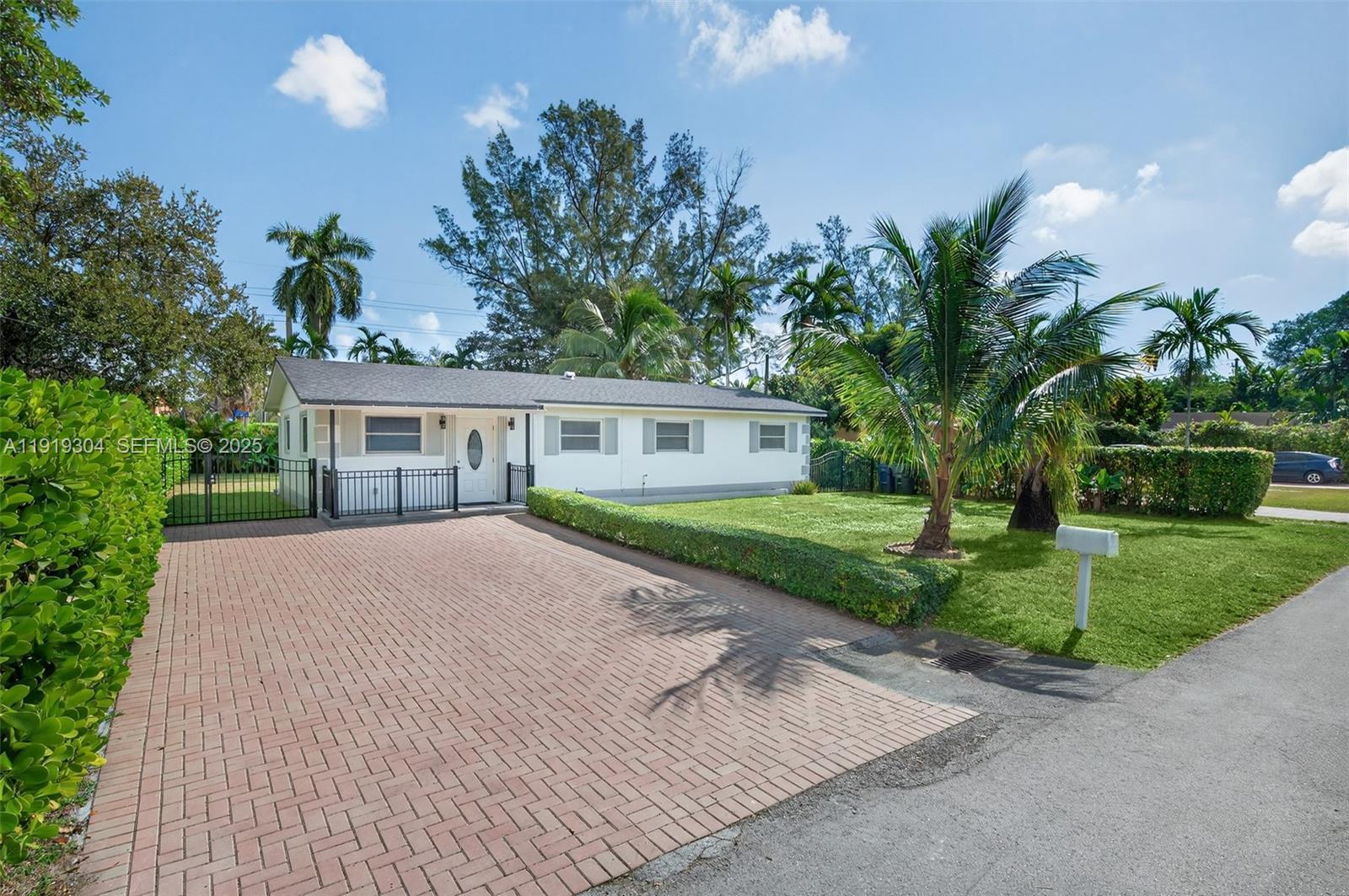 6255 SW 62nd Ct, South Miami FL 33143