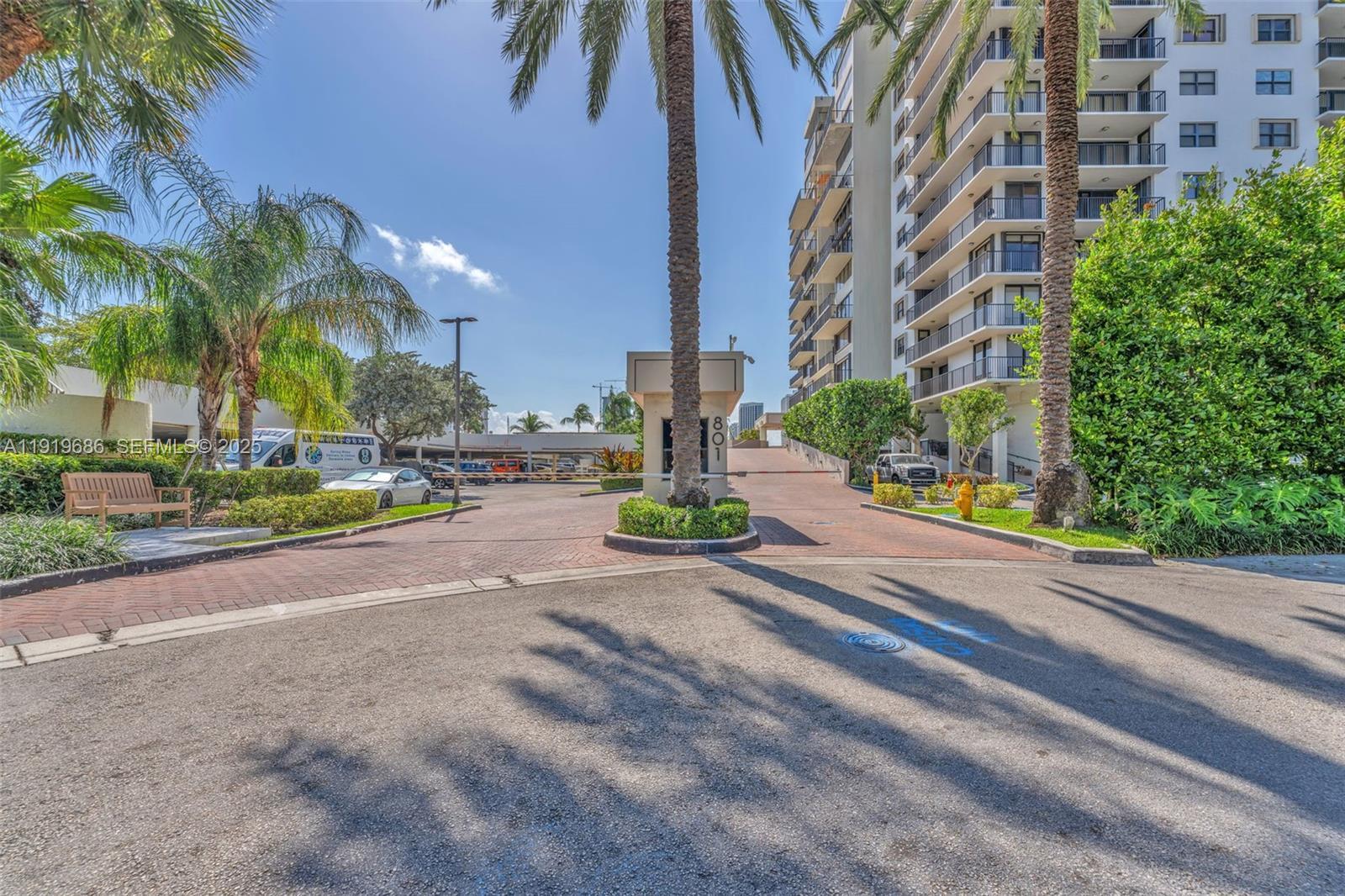 801 N Venetian Dr # 208, Miami Beach FL 33139 photo 3
