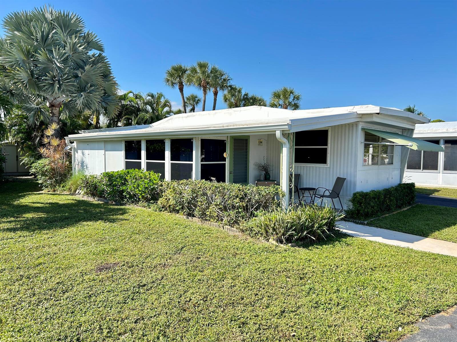 425 E Bougainvillea Drive, Deerfield Beach FL 33442 photo 2