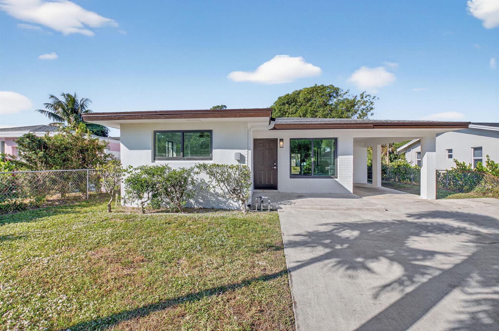122 SW 9th Avenue, Delray Beach FL 33444 photo 2