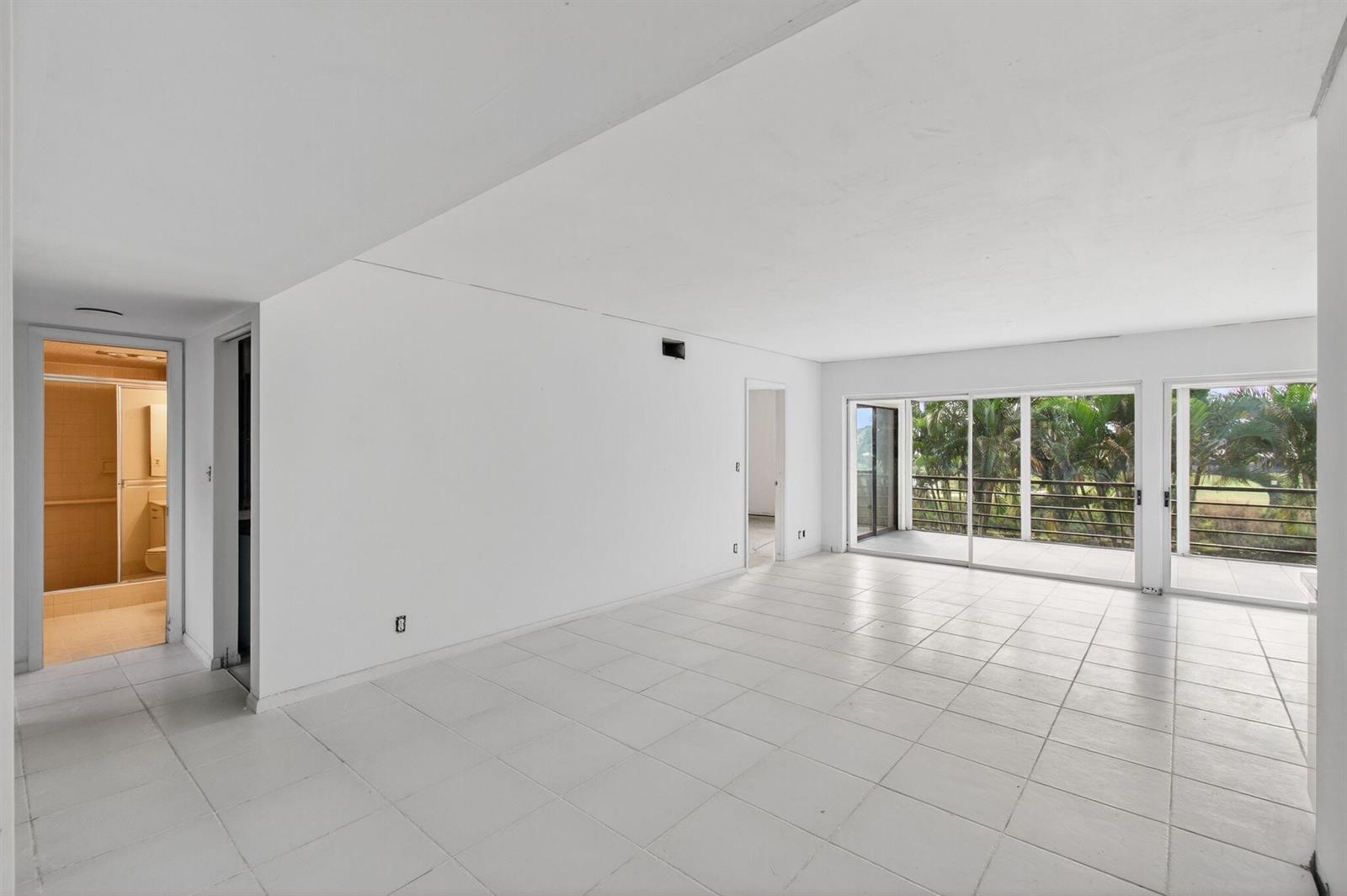 5771 Fairway Park Court # 205, Boynton Beach FL 33437 photo 2