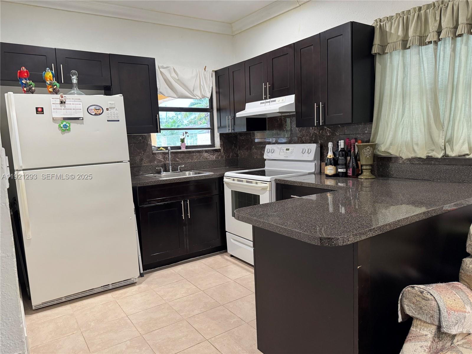 3041 NW 95th Ter, Miami FL 33147 photo 4
