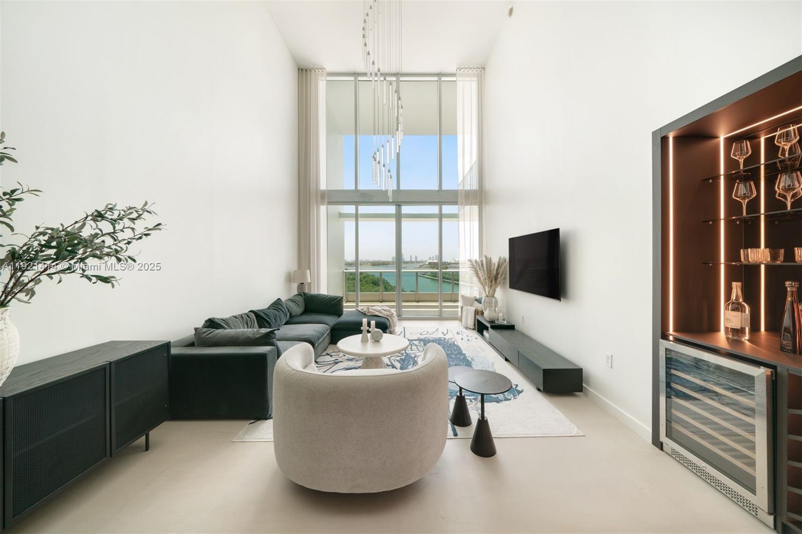 900 Biscayne Blvd # 905, Miami FL 33132 photo 2