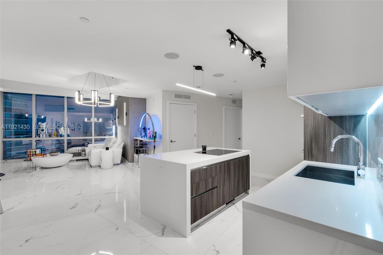 851 NE 1st Ave # 4009, Miami FL 33132 photo 3