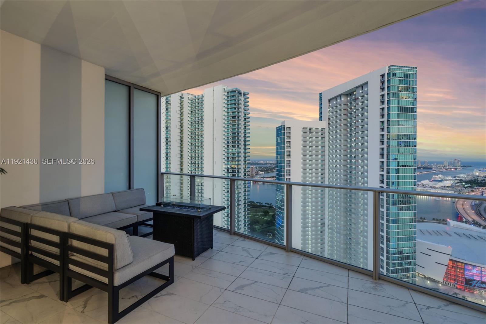 851 NE 1st Ave # 4009, Miami FL 33132 photo 4