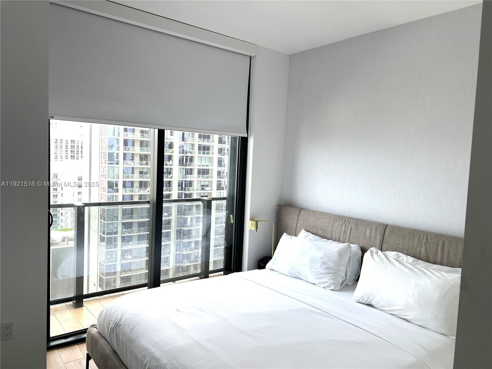 398 NE 5th St # 2215, Miami FL 33132 photo 3