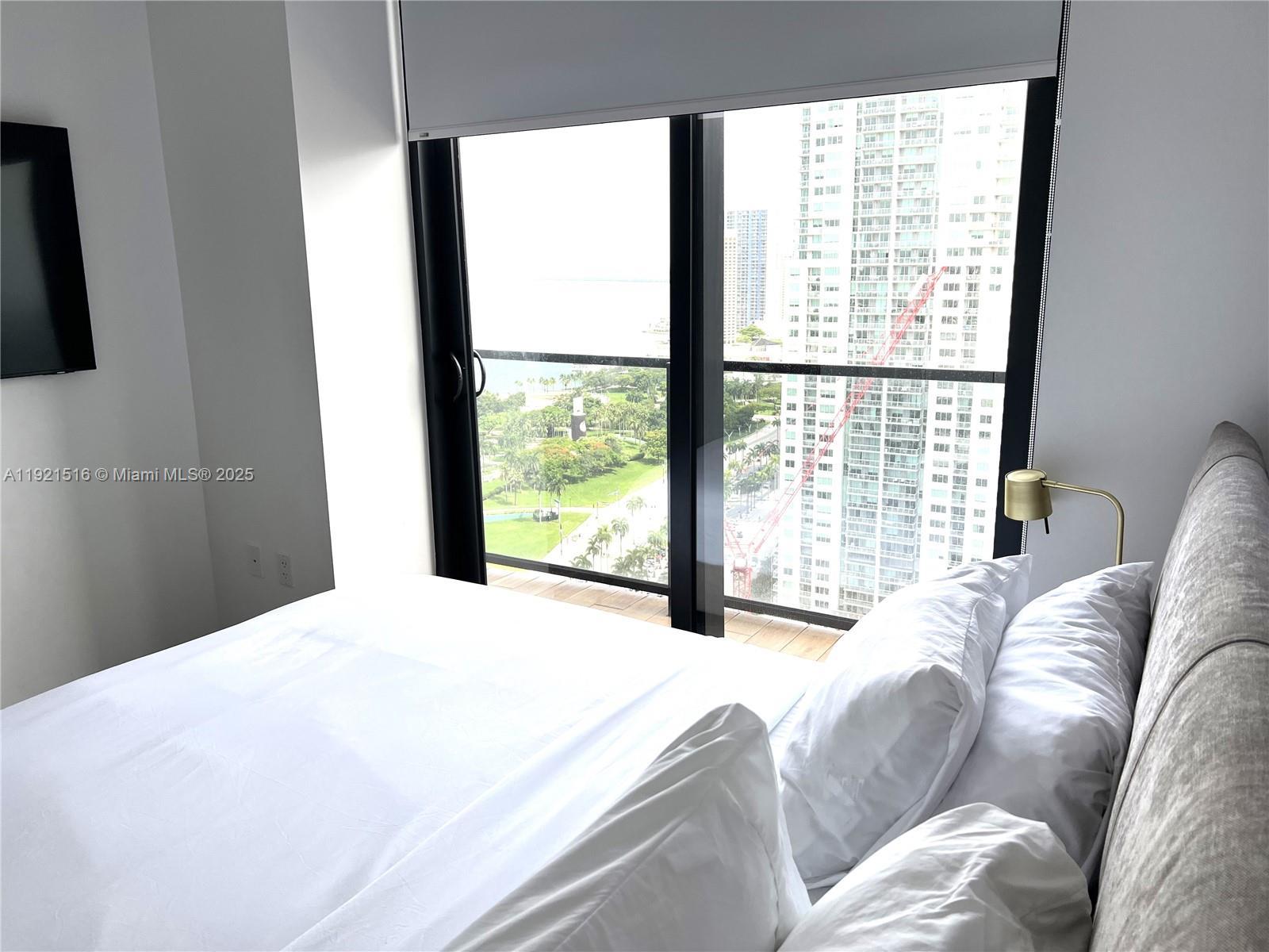 398 NE 5th St # 2215, Miami FL 33132 photo 4