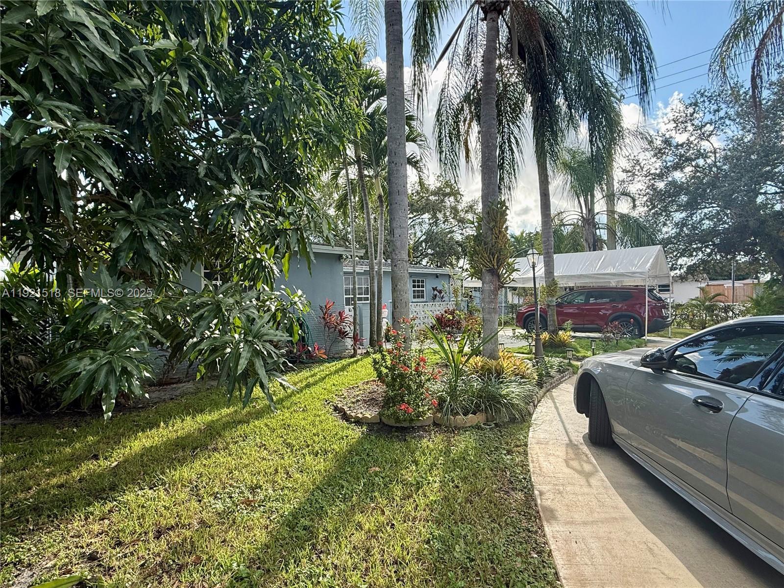 8070 NW 176th St, Hialeah FL 33015 photo 4