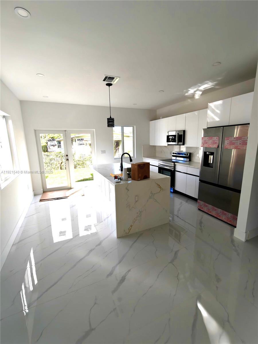 1985 NW 152nd St, Miami Gardens FL 33054 photo 2
