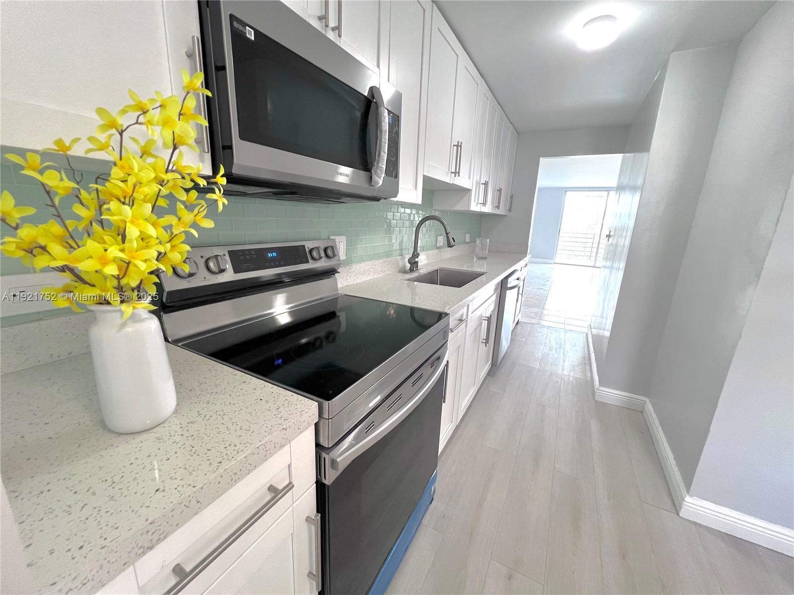 3660 NE 166th St # 505, North Miami Beach FL 33160