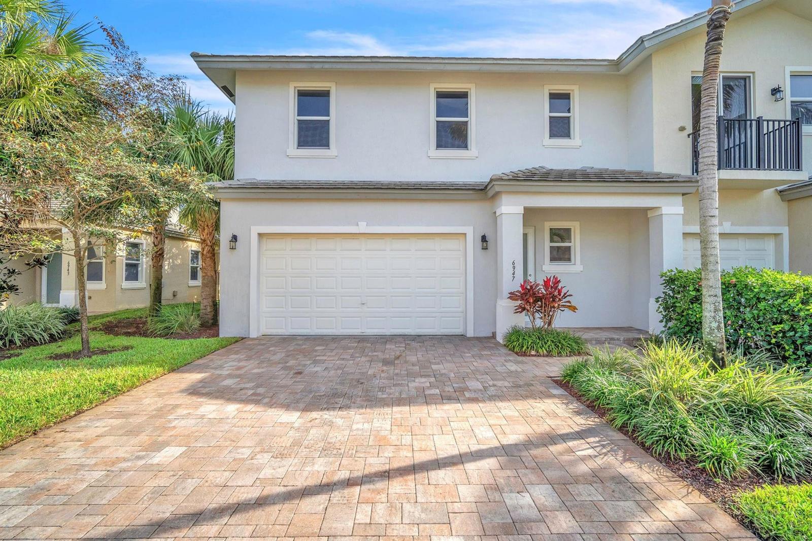 6947 Pines Circle # 21, Coconut Creek FL 33073