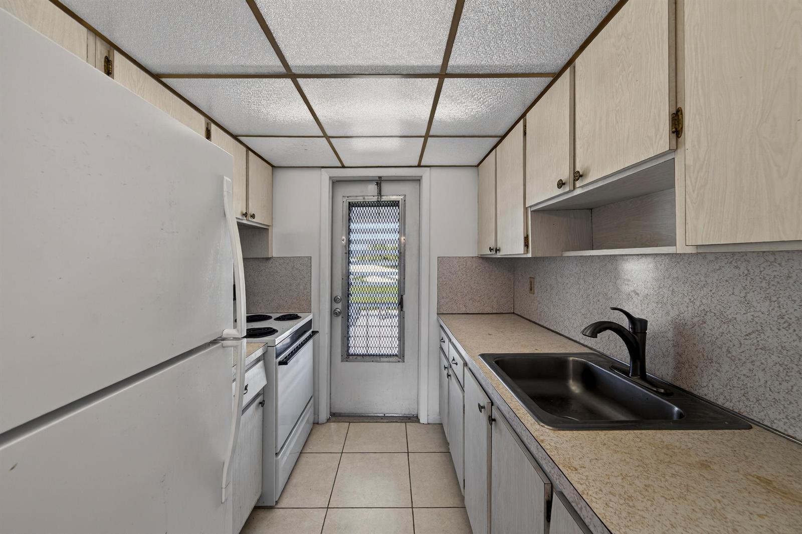2551 W Golf Boulevard # 209, Pompano Beach FL 33064