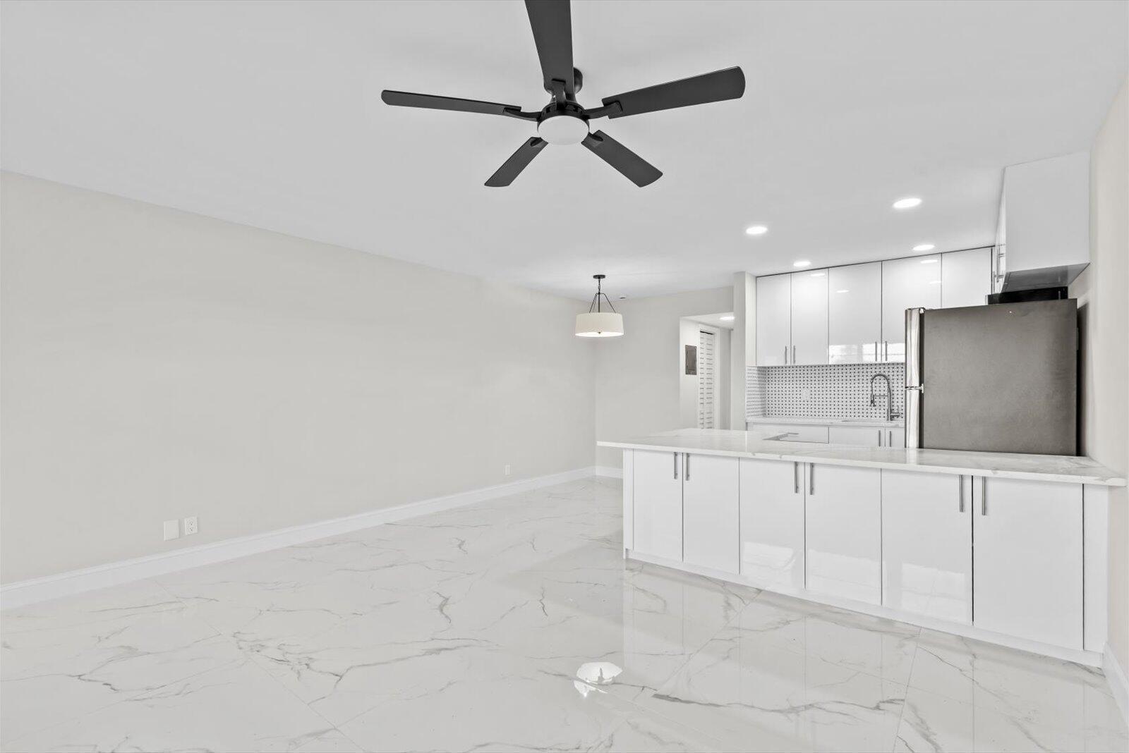 17 Andover A, West Palm Beach FL 33417 photo 3