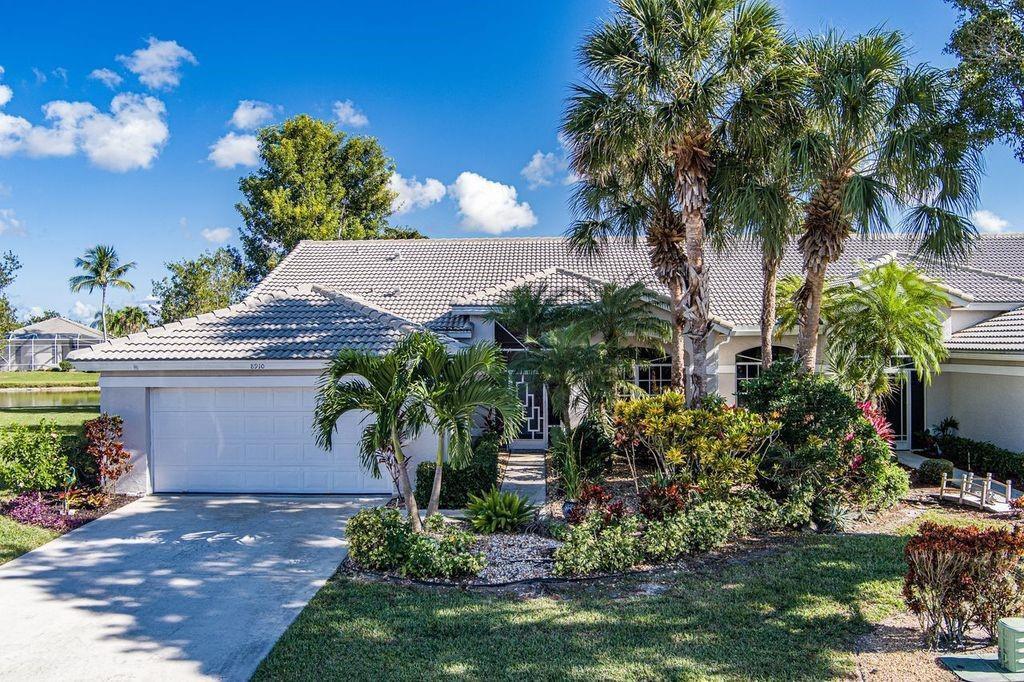 8910 Brittany Lakes Drive, Boynton Beach FL 33472 photo 2