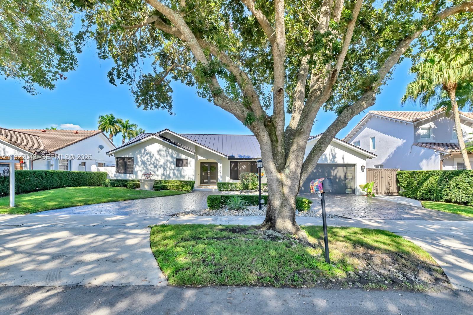 8445 NW 165th Ter, Miami Lakes FL 33016