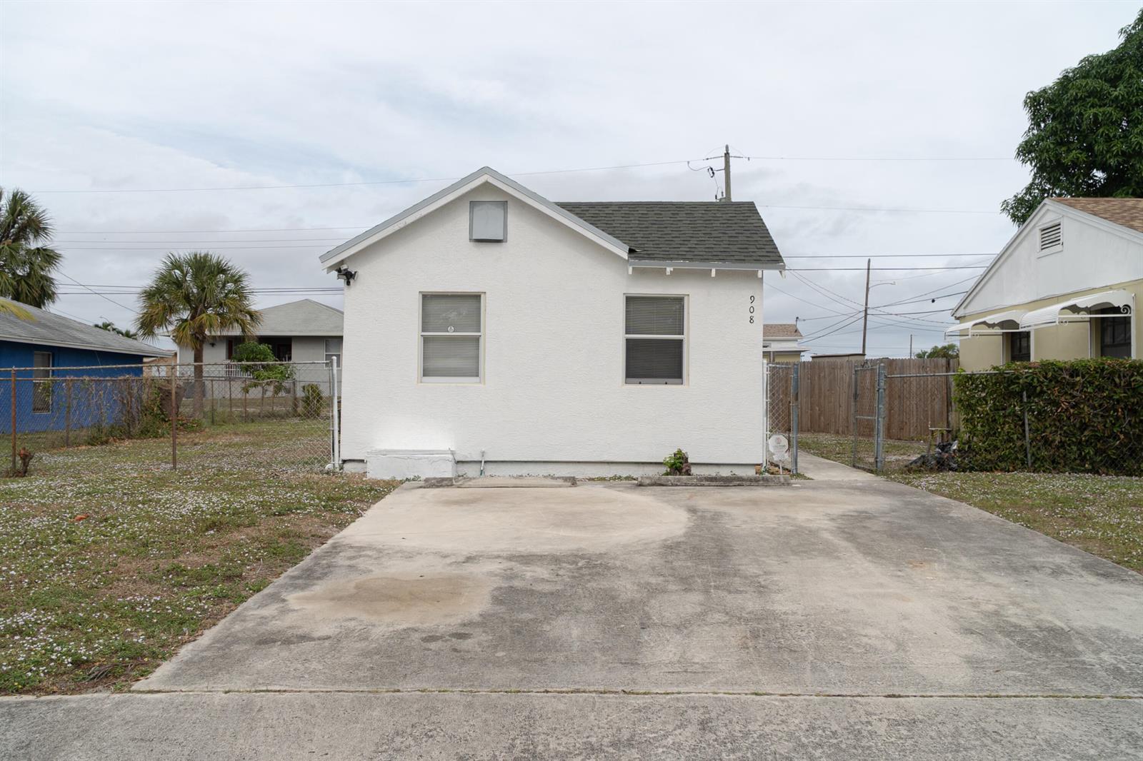 908 W 5th Street, Riviera Beach FL 33404 photo 3