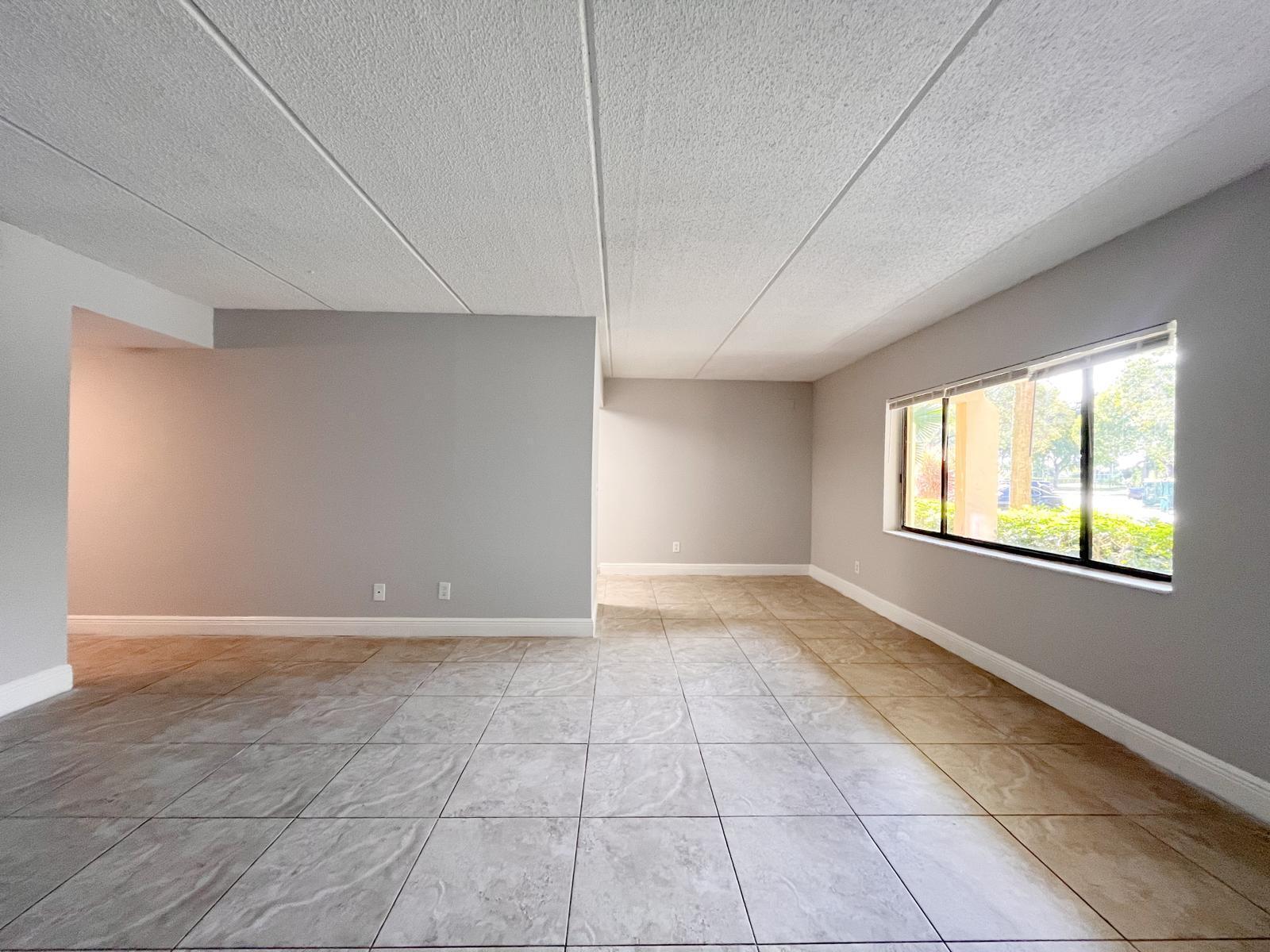 1106 Meadows Circle, Boynton Beach FL 33436 photo 3