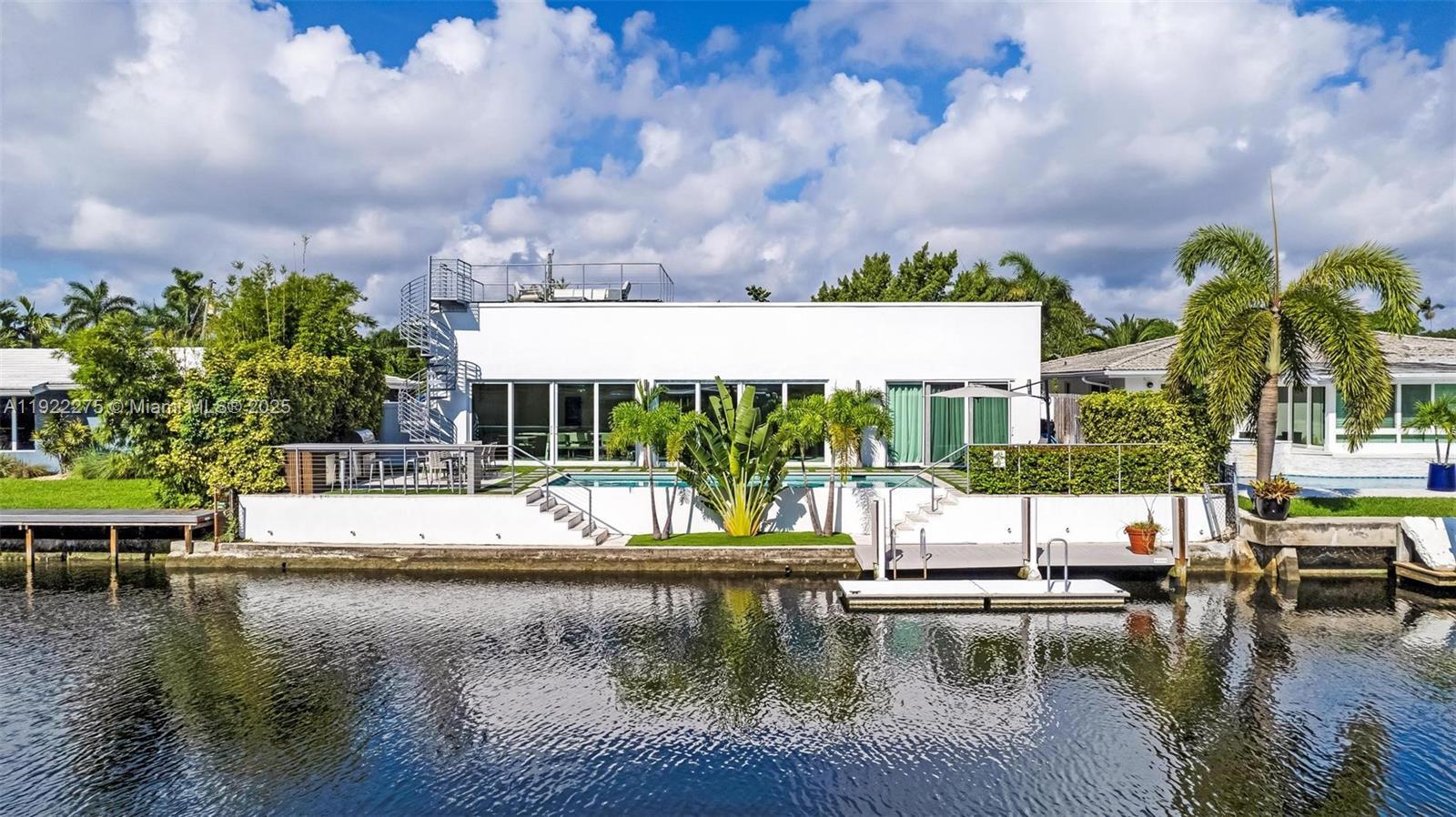 2112 NE 17th Ave, Wilton Manors FL 33305