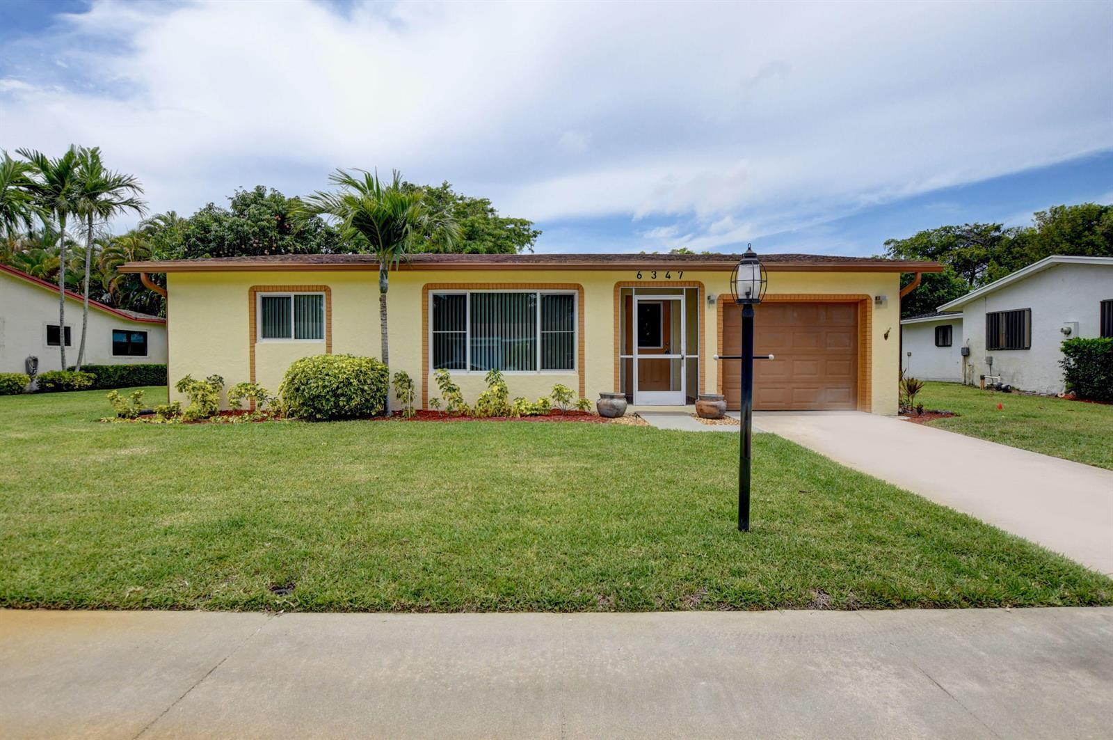 6347 Country Wood Way, Delray Beach FL 33484 photo 2