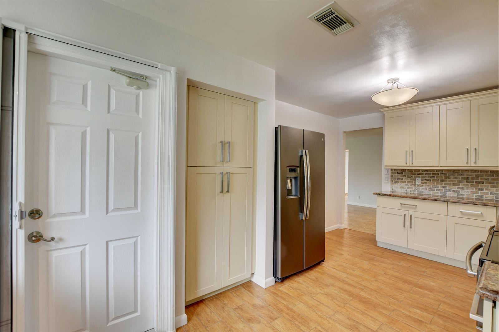6347 Country Wood Way, Delray Beach FL 33484 photo 4