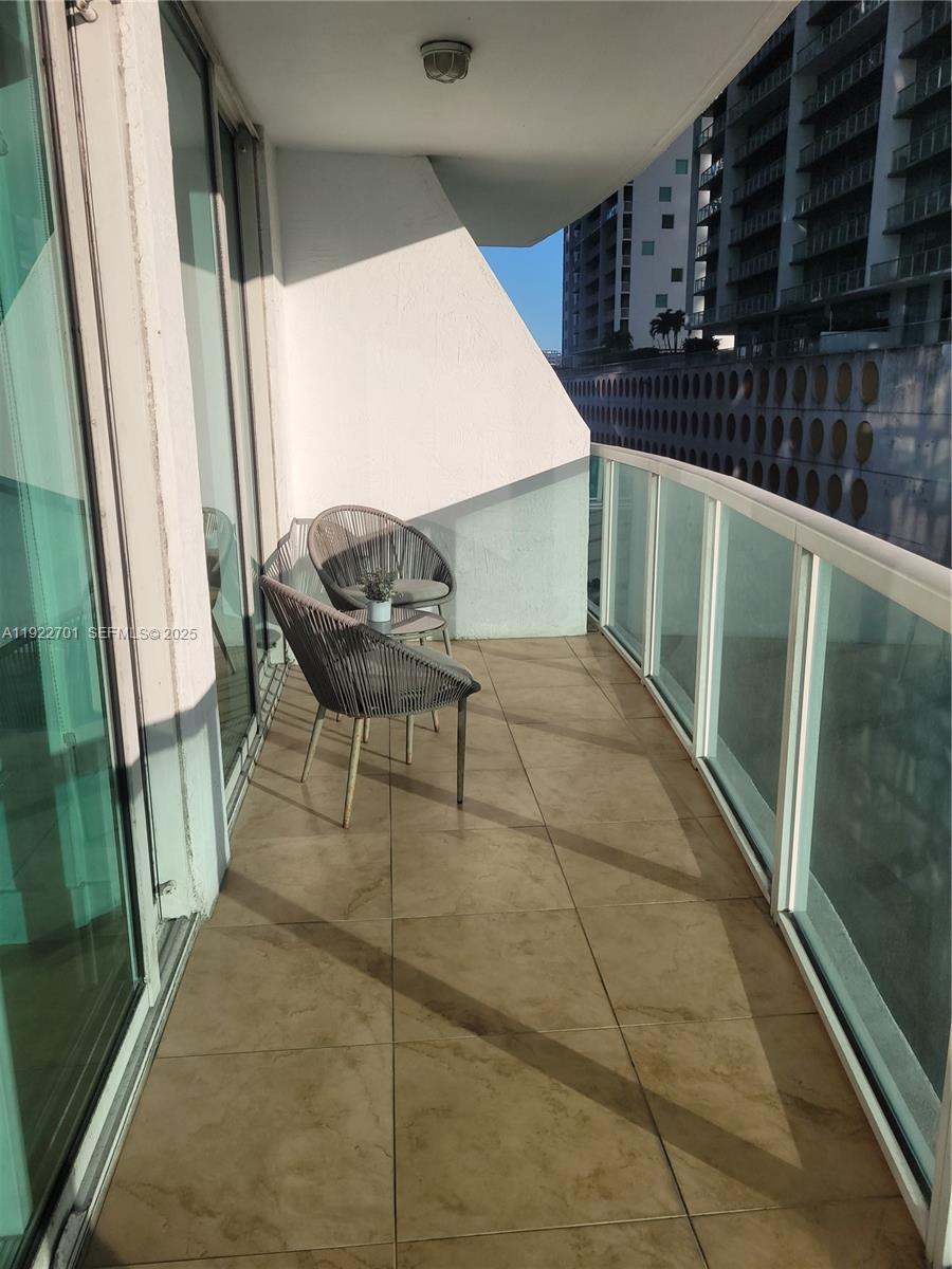 41 SE 5th St # 710, Miami FL 33131 photo 3