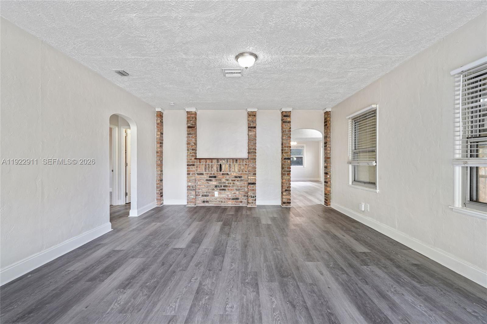 810 Ridgewood Dr, West Palm Beach FL 33405 photo 3