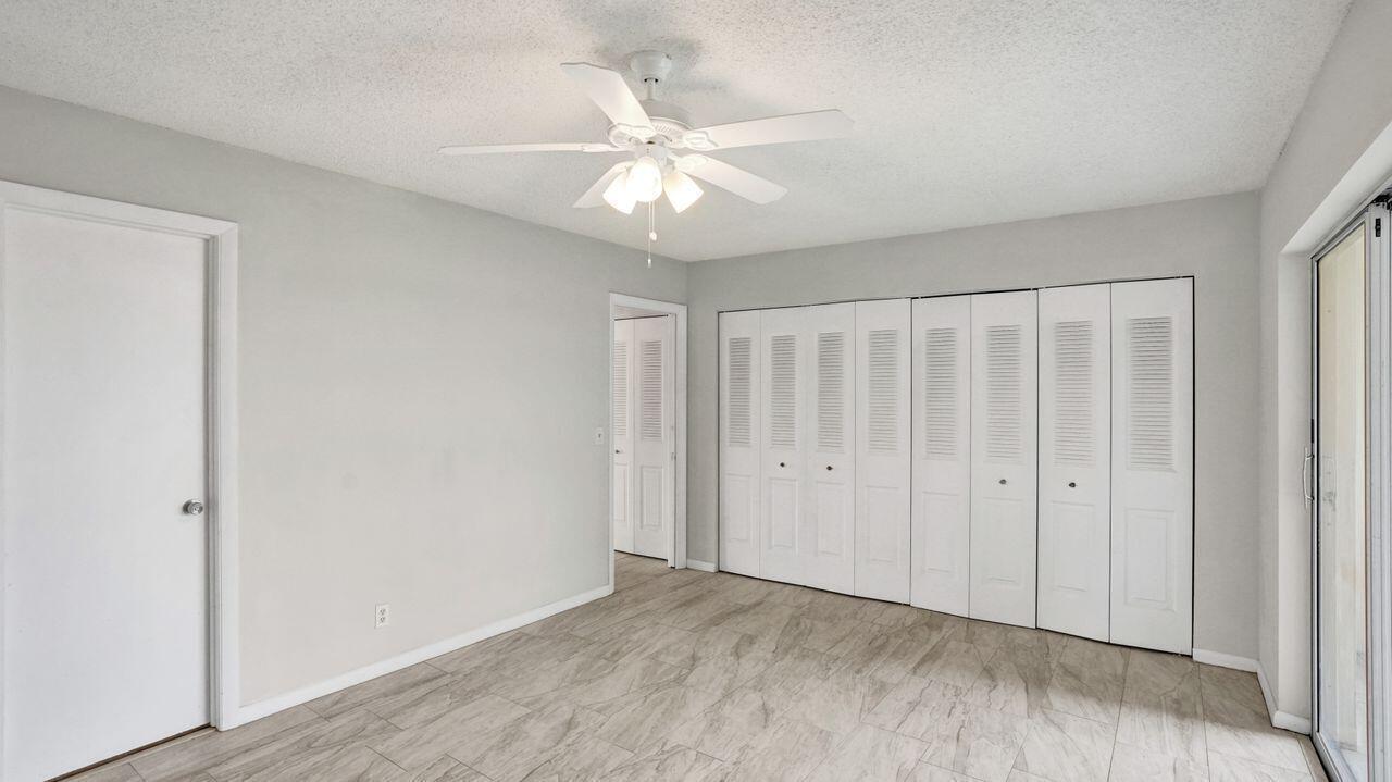 118 Sheffield E, West Palm Beach FL 33417 photo 4